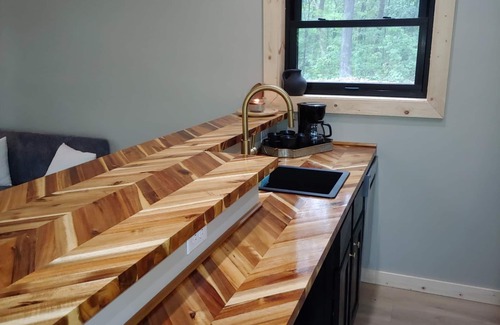 Means Cabin | New, Cozy, Secluded Cabin