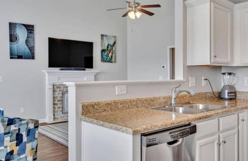 Spring Hill House | Inviting 3BR Spring Hill Home with Pet-Friendly Amenities
