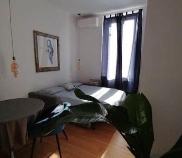 Turro Apartment | Charming Studio Near DUOMO - 7 Metro Stops Away!