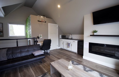 Saskatoon Apartment | Cozy Studio Loft with Private Rooftop Patio Awaits You