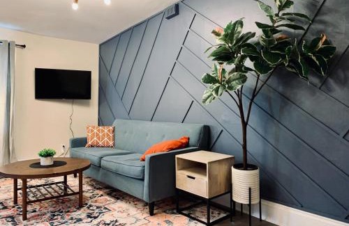 North End Apartment | Contemporary 2-BDRM Unit #3 Near Downtown - Pet Friendly