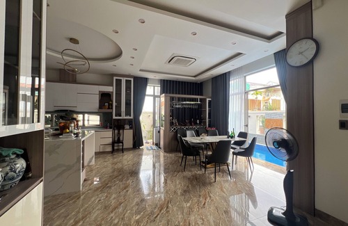 Vung Tau Villa | New cozzy seaview Pool Villa 5 bedrooms front beach Vung Tau 1