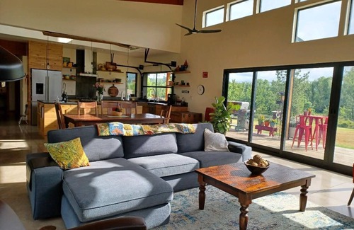 Eugene House | Modern PNW Home Near Hayward Field - 10/10 Guest Rating