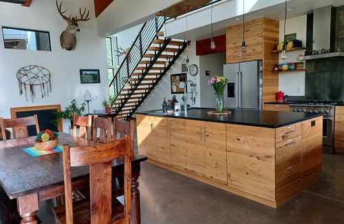 Eugene House | Modern PNW Home Near Hayward Field - 10/10 Guest Rating