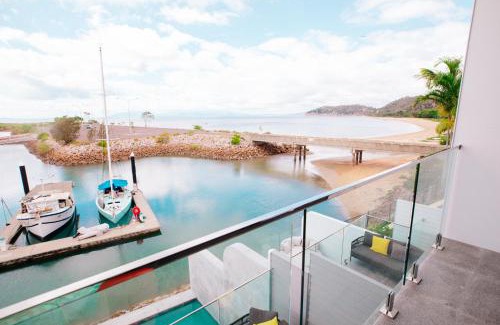 Nelly Bay House | Unrivaled Island Retreat: Dacha on Maggie No#2 Awaits