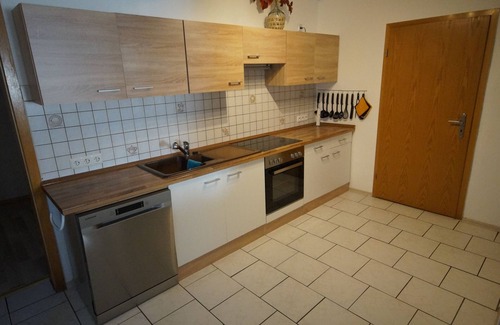 Neustadt-Lachen-Speyerdorf Apartment | Sunny Apartment with Courtyard, Pool & Ocean View Awaits