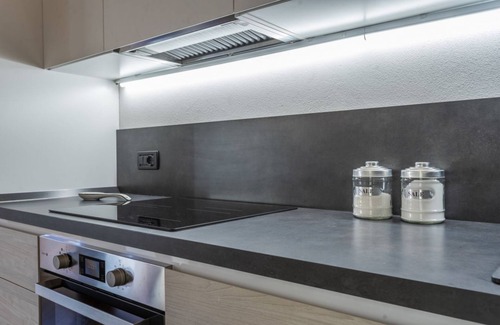Palmanova Apartment | Stunning APT with Terrace, Hot Tub & Netflix - 10/10 Rating