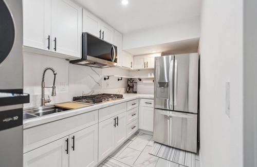 Stallion Springs House | NEW! Desert Mountain Escape with Private Hot Tub