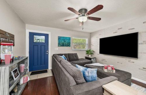 Forest City House | New Design-Movie Night Bar-Fire Pit-Hammocks-Games