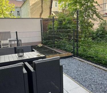 Rudolfsheim-Funfhaus Apartment | Modern Family-Friendly Retreat in Vibrant Vienna