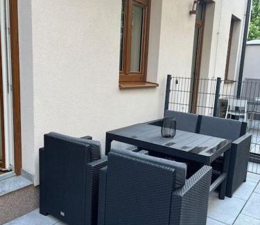 Rudolfsheim-Funfhaus Apartment | Modern Family-Friendly Retreat in Vibrant Vienna
