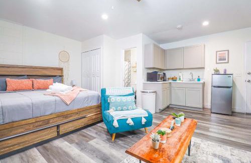Orlando Apartment | Newly Designed Apartment Near UCF - Pet Friendly Stay