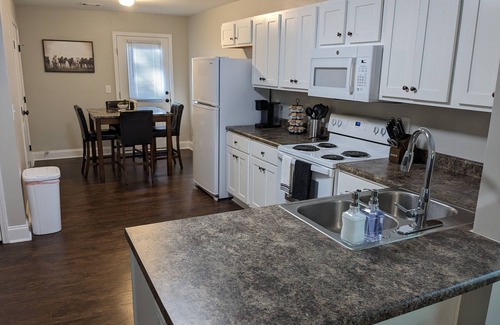 Perry Apartment | Pet-Friendly Retreat in Downtown Perry - 10/10 Guest Rated