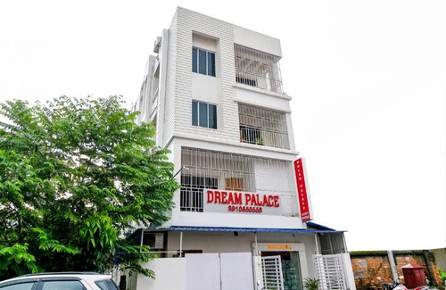 Kolkata Hotel | Discover NEW DREAM PALACE: Family-Friendly with Breakfast