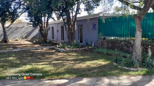 Mahikeng House | New Dreamland Guesthouse