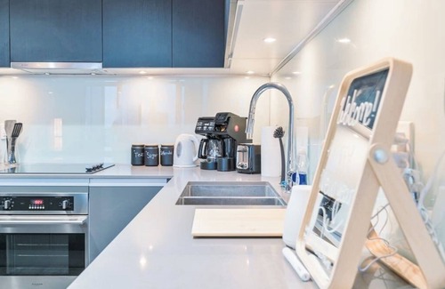 Victoria Park Condo | Scenic DT Views | Convenient UG Parking Near Saddledome