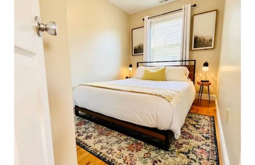 Westwood Place Cottage | Stylish East West Nest: Walkable Stay with Kitchen & Pets