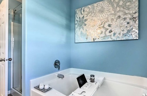 Summit Station House | NEW Elegant Home w/ Themed Rooms
