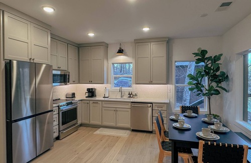 Jasper House | NEW Emerald Hideaway on Smith Lake -4 BED, 3.5 BATH w/Fire Pit, Kayaks + More!
