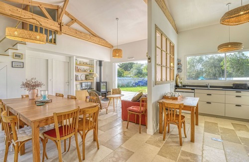 Les Portes-en-Re House | Exceptional Location: Beautiful Home with Pétanque Court