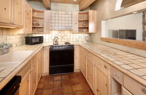 Aspen Condo | Panoramic Views and Family-Friendly Comfort in Aspen Condo