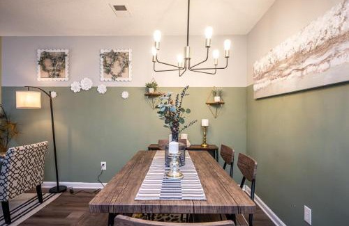 Norcross House | Cozy 2b2b Townhouse: Child-Friendly & Quiet Retreat