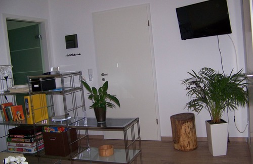 Wolzig Apartment | Modern Apartment Near Wolziger See with Pool & Breakfast