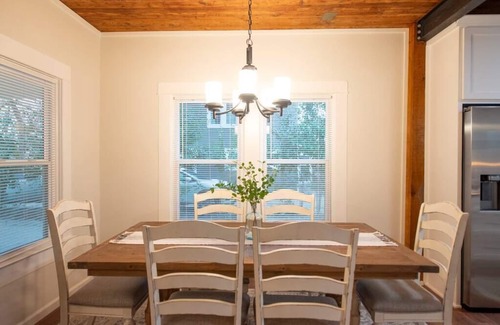 Waco House | Cozy Ethel Rose Cottage: Steps from Magnolia Silos