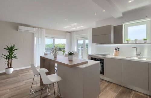 Pjescana Uvala Apartment | Exclusive Apartment Ellen: Steps from the Beach & Pool