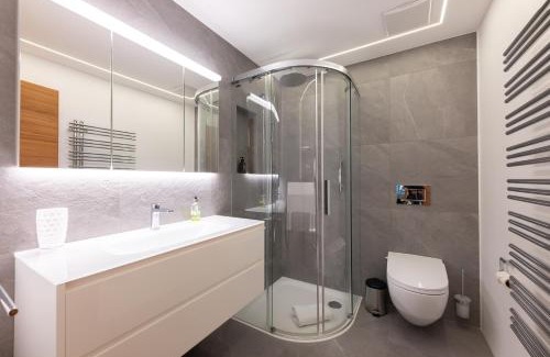 St. Moritz Apartment | New! Exclusive Apartment 3min to Chantarella Bahn