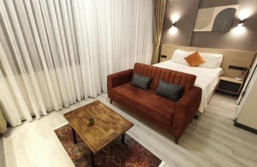 Pendik Apartment | New Falcon Palas Hotel: Oceanfront Retreat with Pool