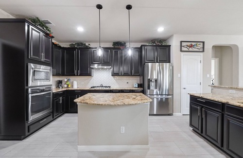 Round Rock House | Family Retreat with Pool and Game Rooms - Rated 10/10!
