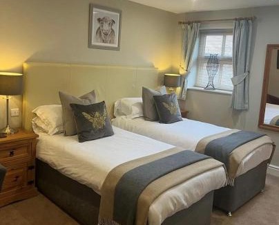 Winsford House | Eco-Friendly New Farm Cheshire B&B with Hot Tub & Breakfast