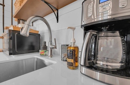 Waco Villa | New Farm Stay - The Eclair Suite