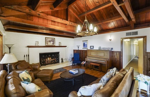 Lake Whitney House | New Fire Pit Area, Walk to Water, Pac-Man Game