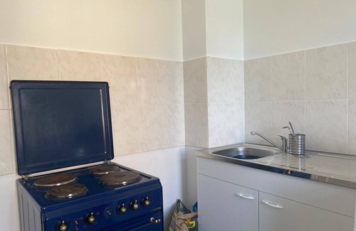 Zeitz Apartment | Spacious 4-Room Flat with Pool & Lake View for Groups