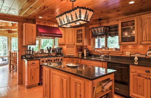 Pine Bush Cabin | Experience Foley's Log Cabin with Hot Tub & Pool Access
