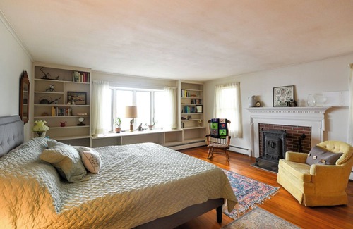 North Sebago Cottage | Discover a Serene Cottage with Breathtaking Sebago Lake Views