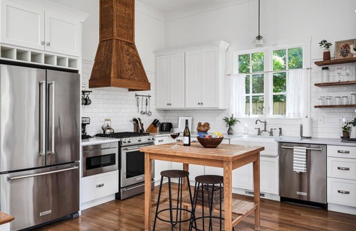 Historic Downtown Franklin House | Charming Franklin Farmhouse in Downtown - Steps to Dining!