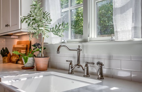 Historic Downtown Franklin House | Charming Franklin Farmhouse in Downtown - Steps to Dining!