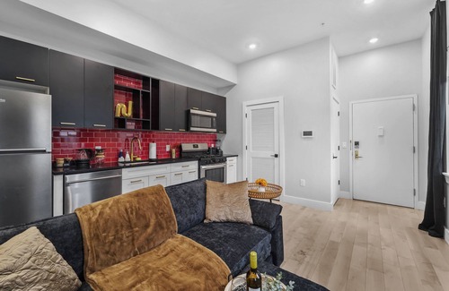 Ironbound District Apartment | Explore NYC: Pet-Friendly Hotel with 10/10 Guest Rating
