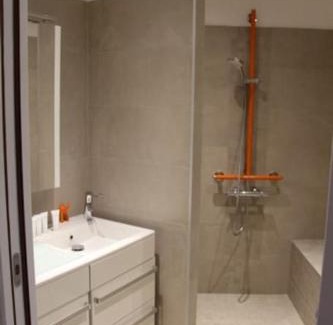 Suresnes Apartment | Modern Accessible Flat Just 10 Minutes from Paris