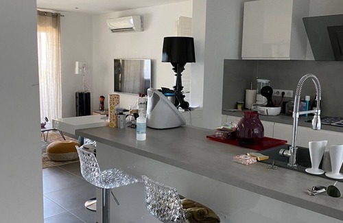Ville-di-Pietrabugno Apartment | Discover a Fully-Equipped Apartment with Sea and Mountain Views