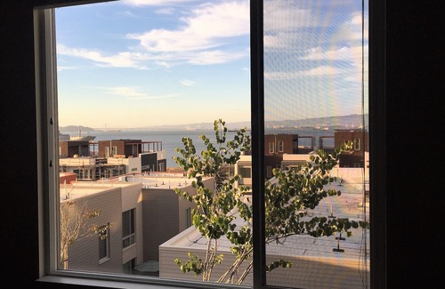 Hunters Point Condo | Modern Condo with Spectacular City and Bay Views