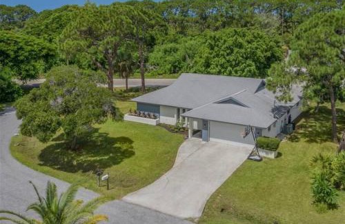 South Venice House | Renovated 3/2 Vacation Home with Oceanfront Views