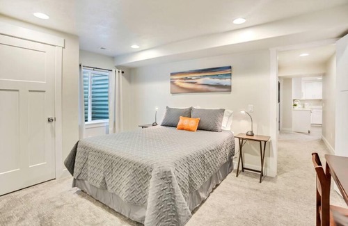 Vineyard Apartment | Stylish 2Bd Apartment Ideal for Extended Stays, Rated 9.7