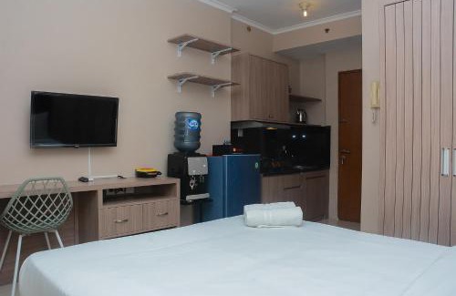 Old Jakarta Apartment | Cozy Studio Maple Park Apartment with Pool & Dining Options