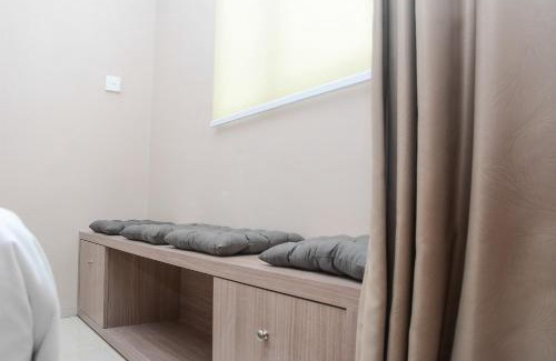 Old Jakarta Apartment | Cozy Studio Maple Park Apartment with Pool & Dining Options