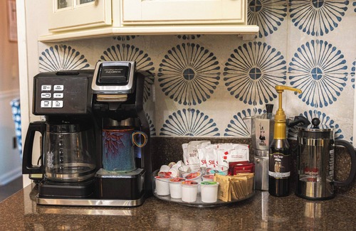 Martin House | Inviting Hotel with Game Room, Pet-Friendly Amenities & Views