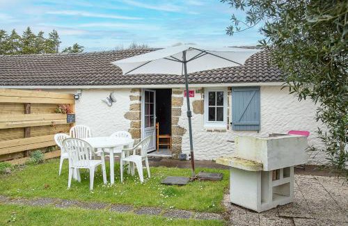 Saint-Jean-de-Monts House | Relax at Gite Lylou with Pool and Spa Amenities Awaiting